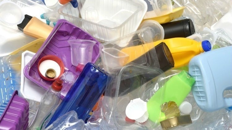 How Much Does Plastic Packaging Contribute To Pollution